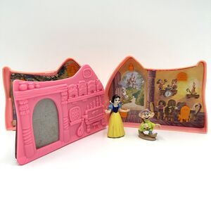 1993 Disney Mattel Snow White & 7 Dwarfs House Cottage Pink Vintage Dopey Figure